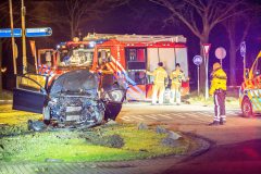 Auto botst op een steen na achtervolging in Emmen